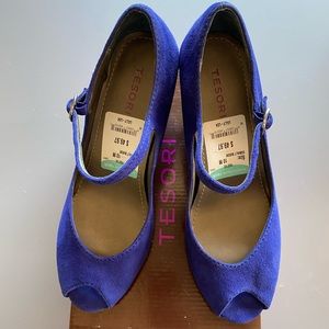 Tesori Cobalt Blue suede women’s size 10 shoes in never worn condition